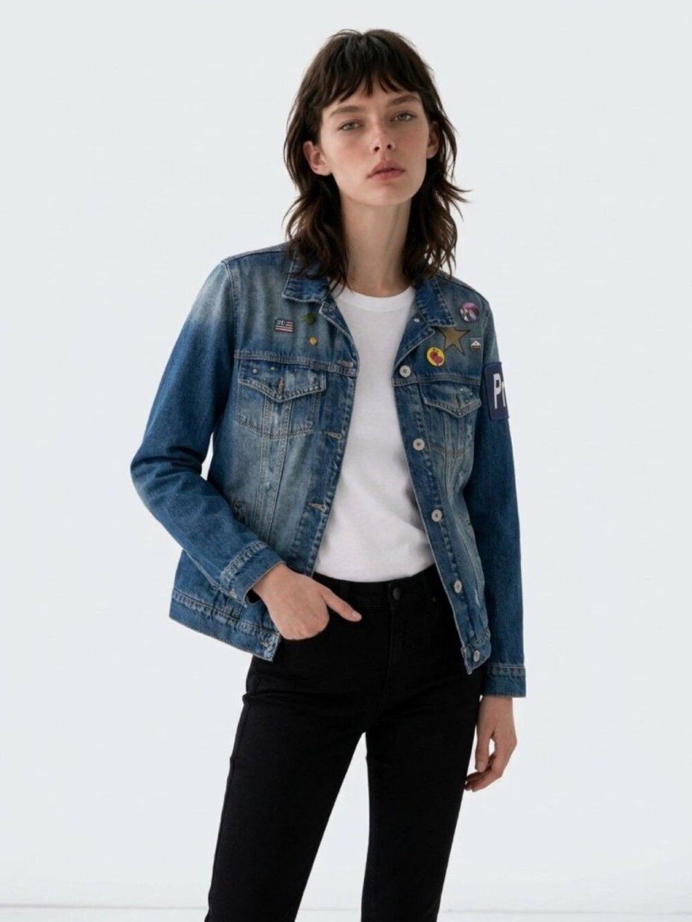 VTG RIFLE JEANS Women's Blue Distressed Studded/Art Denim Jacket Sz L